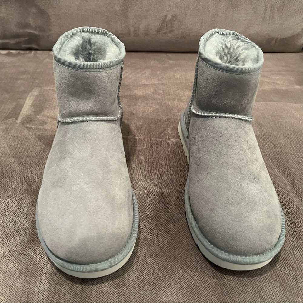 UGG Classic Mini II Ash Fog Suede Women’s Boots Size 10 NEW